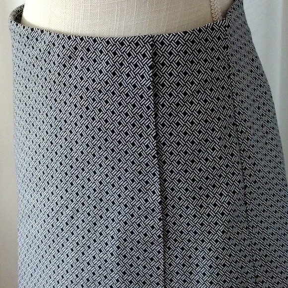 NWOT. Curvy Plus Size Skirt. 18W - Picture 4 of 9